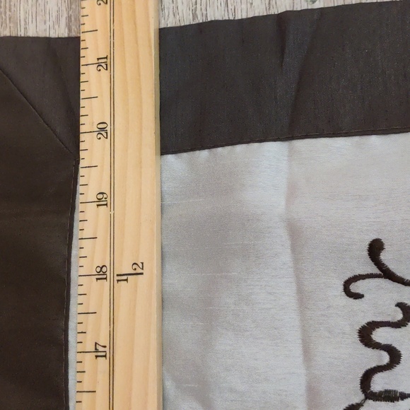 Pillow covers (pair) - Picture 4 of 4